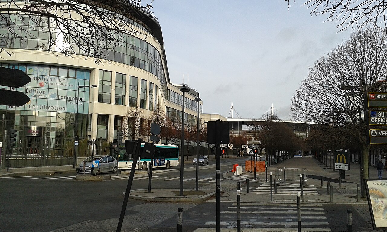 Saint-Denis.Avenue du Stade de France.20190209 100801.jpg